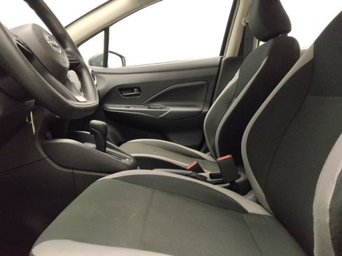 Used 2025 Nissan Versa S FWD image 17
