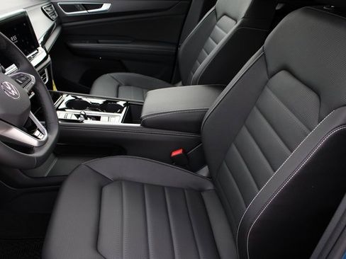 New 2025 Volkswagen Atlas Cross Sport SEL R-Line image 5