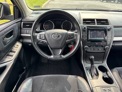 Used 2015 Toyota Camry XSE w/ Moonroof Package FWD image 19