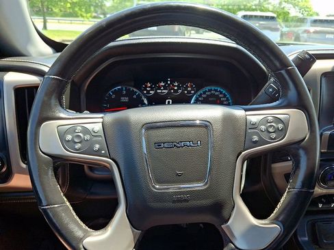 Used 2018 GMC Sierra 1500 Denali w/ Denali Ultimate Package AWD/4WD image 19