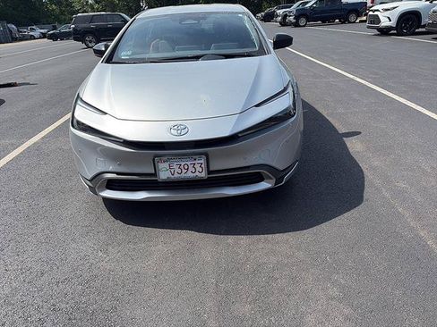 Used 2023 Toyota Prius Prime FWD image 4