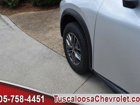 Used 2024 Nissan Rogue S FWD image 15