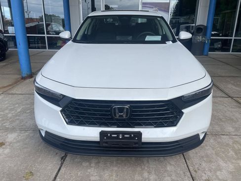 Used 2023 Honda Accord EX image 2
