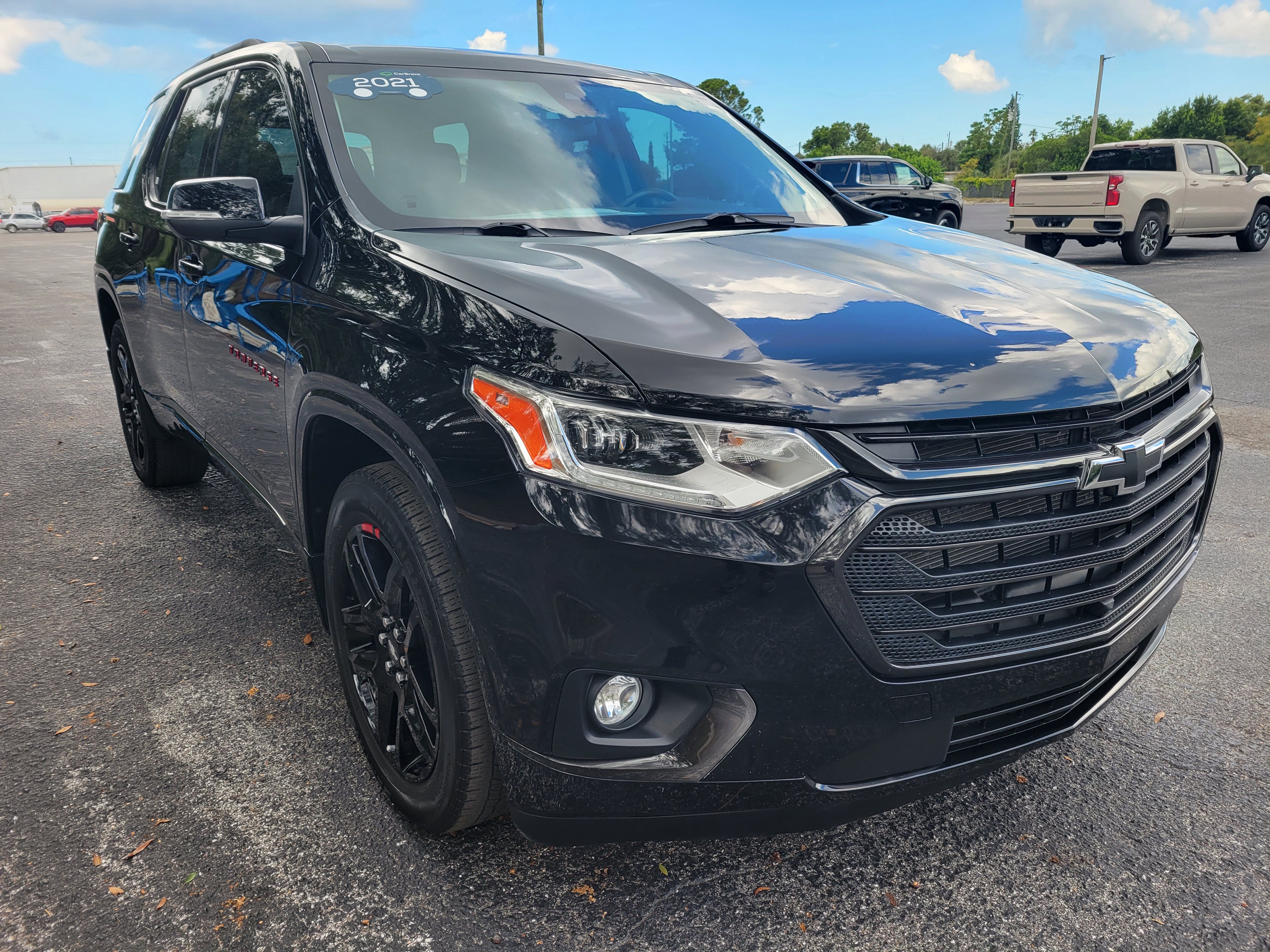 Used 2021 Chevrolet Traverse Premier w/ Redline Edition FWD image 2