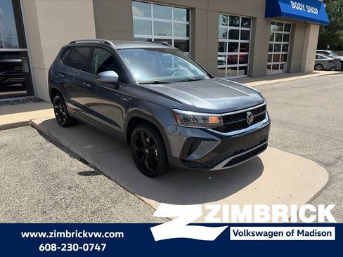 Certified 2023 Volkswagen Taos SE w/ Black Wheel Package FWD image 1