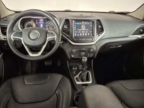 Used 2018 Jeep Cherokee Trailhawk w/ Quick Order Package 27L image 10