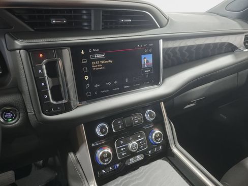 Used 2024 GMC Yukon Denali RWD image 18