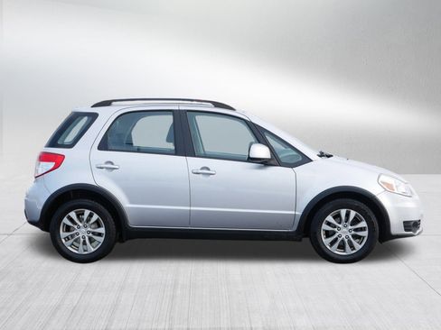 Used 2013 Suzuki SX4 Premium image 8