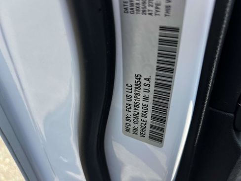 Used 2023 Jeep Grand Cherokee 4WD 4xe image 18