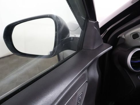 Used 2025 Chevrolet Trax LS FWD image 30