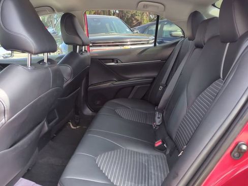 Used 2020 Toyota Camry SE image 15