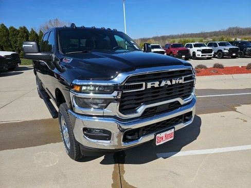 New 2026 RAM 2500 Tradesman AWD/4WD image 8