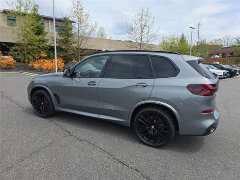 New 2026 BMW X5 xDrive40i w/ M Sport Package AWD/4WD image 6