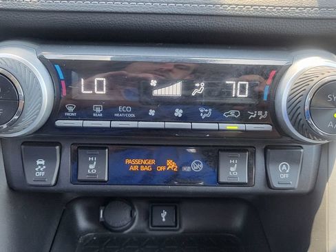 Used 2022 Toyota RAV4 XLE Premium AWD/4WD image 36