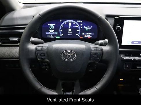 Used 2025 Toyota Camry XLE FWD image 22