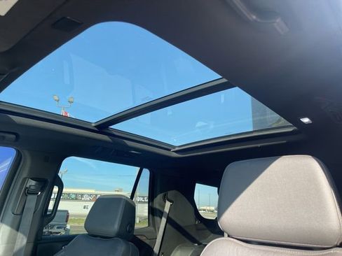 Used 2023 Chevrolet Tahoe Z71 w/ Z71 Off-Road Package image 9