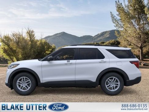 New 2026 Ford Explorer Active RWD image 3