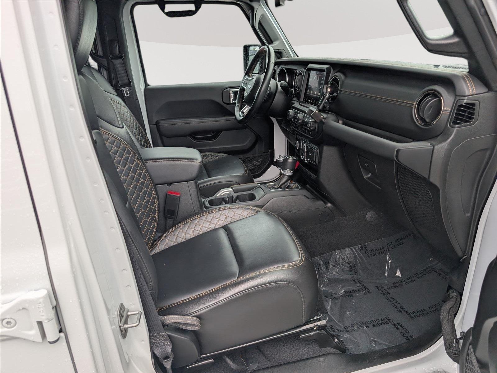 Used 2022 Jeep Wrangler Unlimited Sahara AWD/4WD image 11