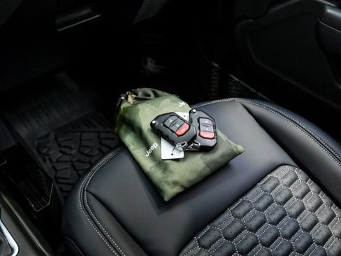 Used 2025 Jeep Gladiator Sport AWD/4WD image 81