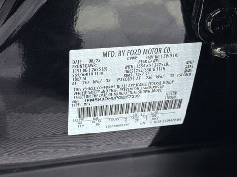 Used 2023 Ford Explorer XLT AWD/4WD image 38