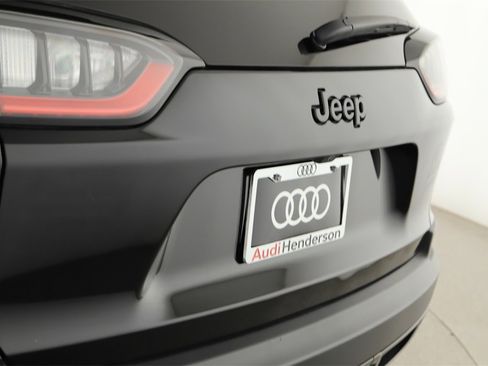 Used 2022 Jeep Cherokee Latitude w/ Sun & Sound Group image 31