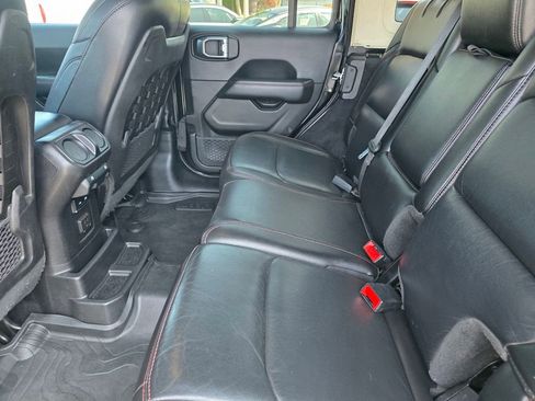 Used 2019 Jeep Wrangler Unlimited Rubicon AWD/4WD image 17