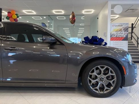 Used 2017 Chrysler 300 S image 5