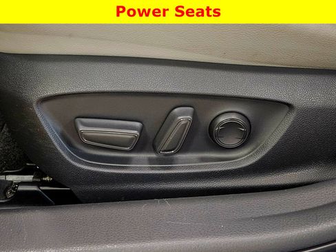 Used 2018 Toyota Camry SE image 22