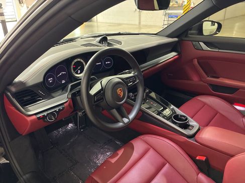 Used 2023 Porsche 911 Carrera S image 9