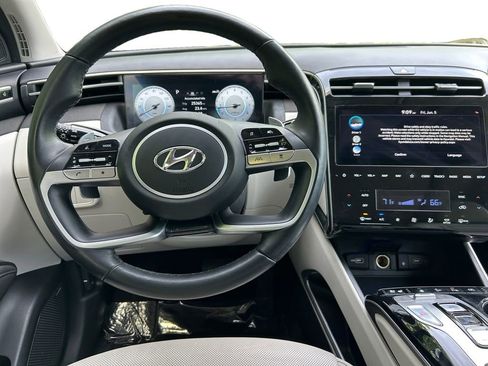 Certified 2023 Hyundai Tucson Limited AWD/4WD image 10