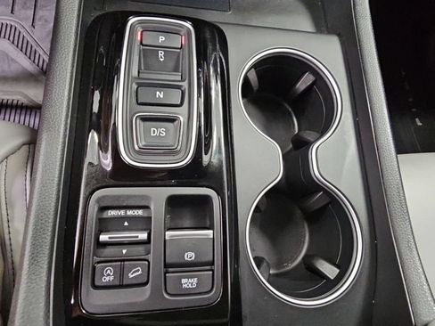 Used 2025 Honda Pilot Touring image 21