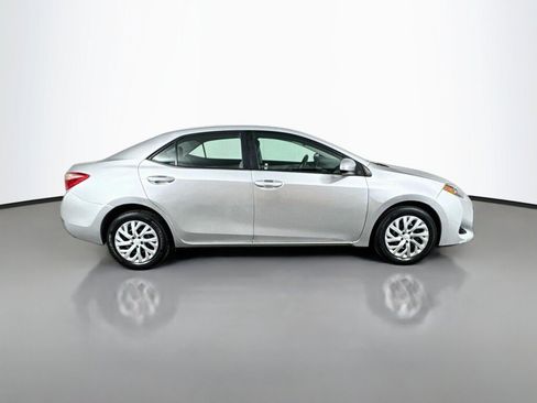 Used 2018 Toyota Corolla LE w/ Carpet Mat Package (TMS) FWD image 6