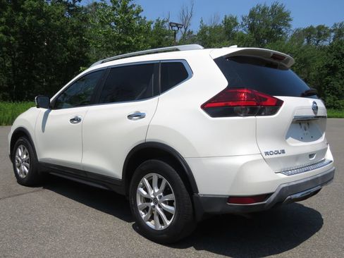 Used 2017 Nissan Rogue SV w/ SV Premium Package AWD/4WD image 7