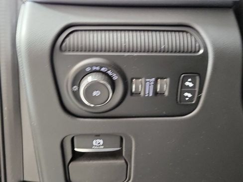 Used 2022 Jeep Grand Wagoneer Series III w/ Rear Seat Video Group 1 AWD/4WD image 13