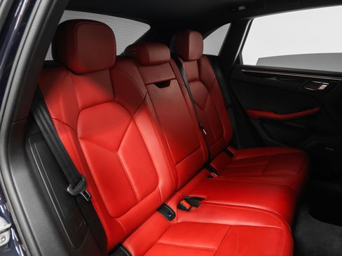 Certified 2019 Porsche Macan AWD/4WD image 23