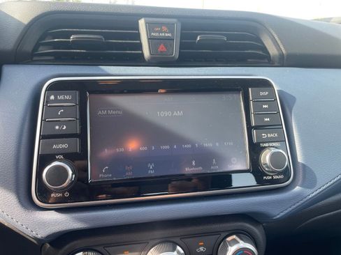 Used 2025 Nissan Versa SV image 20