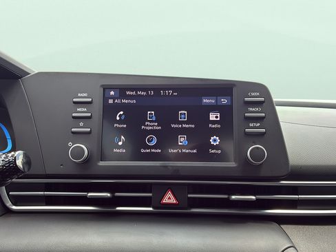 Used 2025 Hyundai Elantra SE FWD image 29