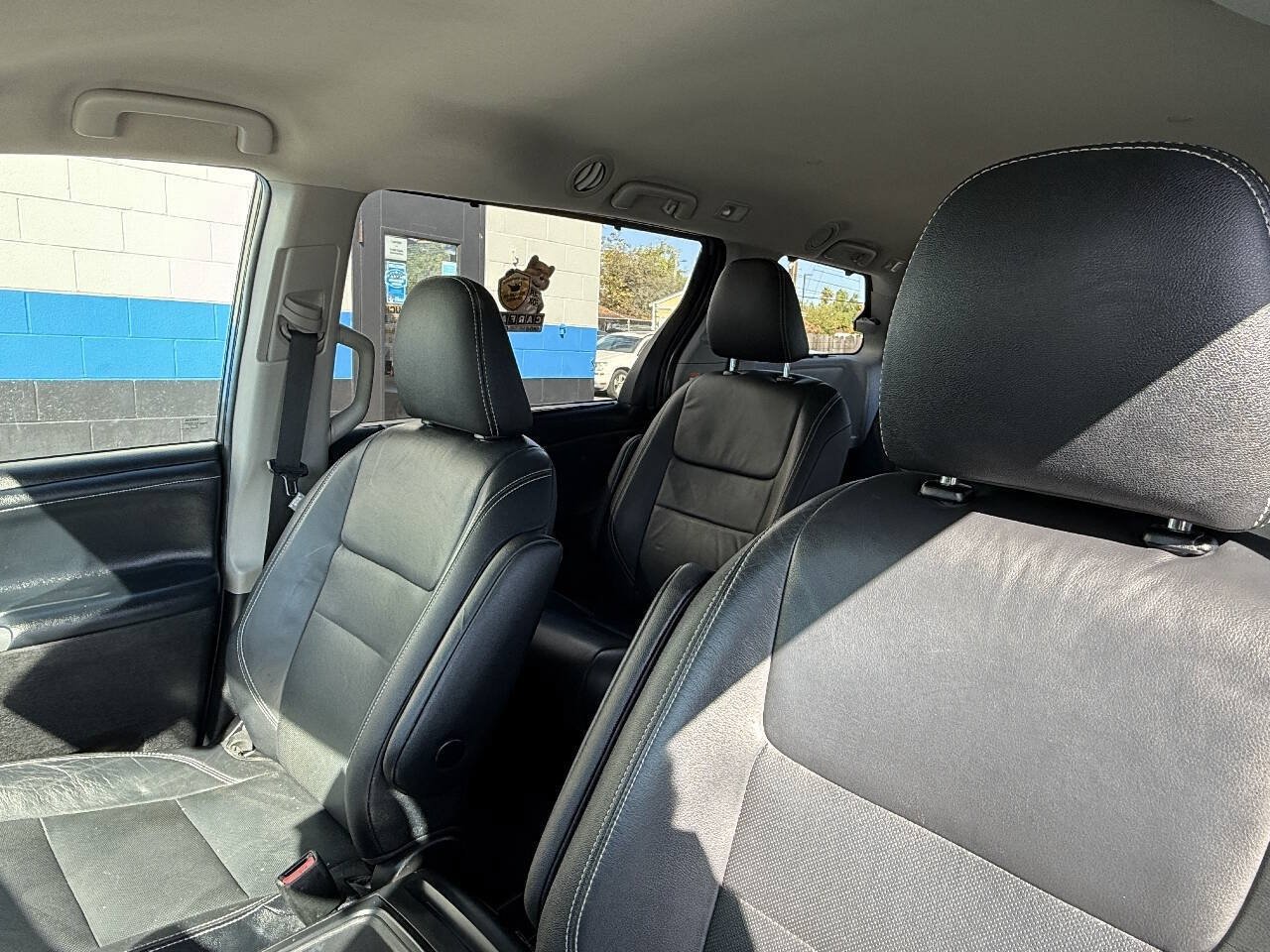 Used 2018 Toyota Sienna SE FWD image 10