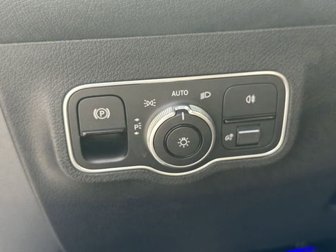 New 2026 Mercedes-Benz GLB 35 AMG 4MATIC image 35