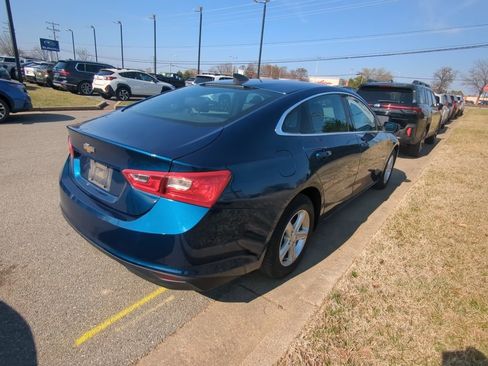 Used 2019 Chevrolet Malibu LS w/ LPO, Convenience Package 1 image 5