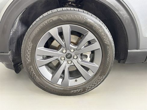 Used 2023 Ford Explorer XLT w/ Equipment Group 202A image 33