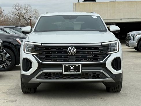 New 2026 Volkswagen Atlas Cross Sport SE FWD image 8