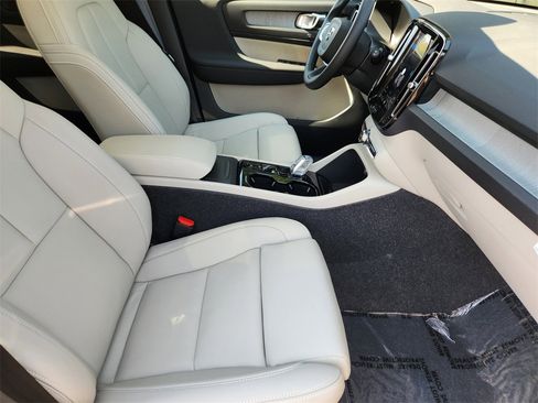 New 2026 Volvo XC40 B5 Plus w/ Protection Package Premier image 19