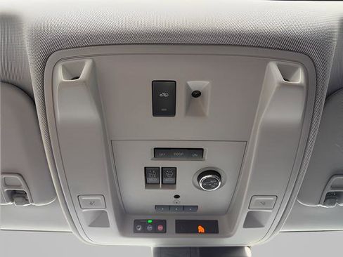 Used 2020 Cadillac Escalade Luxury w/ Escalade Sport Edition image 27