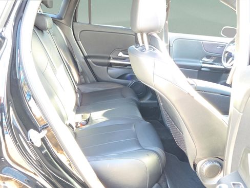 Used 2022 Mercedes-Benz GLA 250 image 17