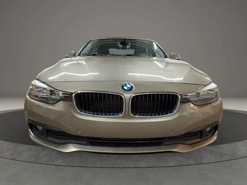 Used 2016 BMW 320i xDrive Sedan AWD/4WD image 3