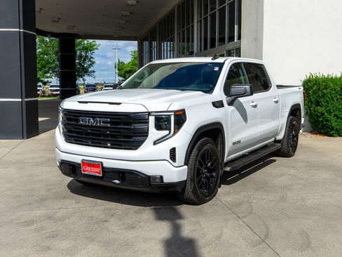 Used 2024 GMC Sierra 1500 Elevation AWD/4WD image 3