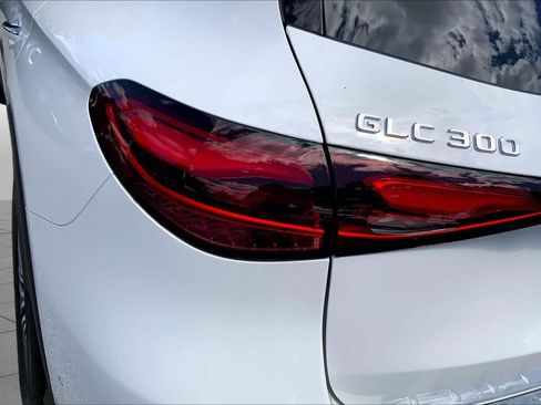 New 2027 Mercedes-Benz GLC 300 4MATIC image 18