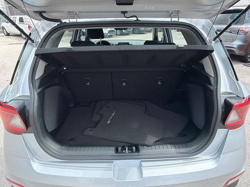 Used 2022 Hyundai Venue SE w/ Cargo Package FWD image 24