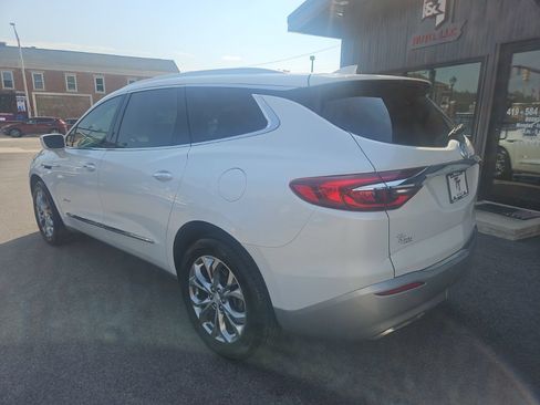Used 2019 Buick Enclave Avenir w/ Avenir Technology Package FWD image 4